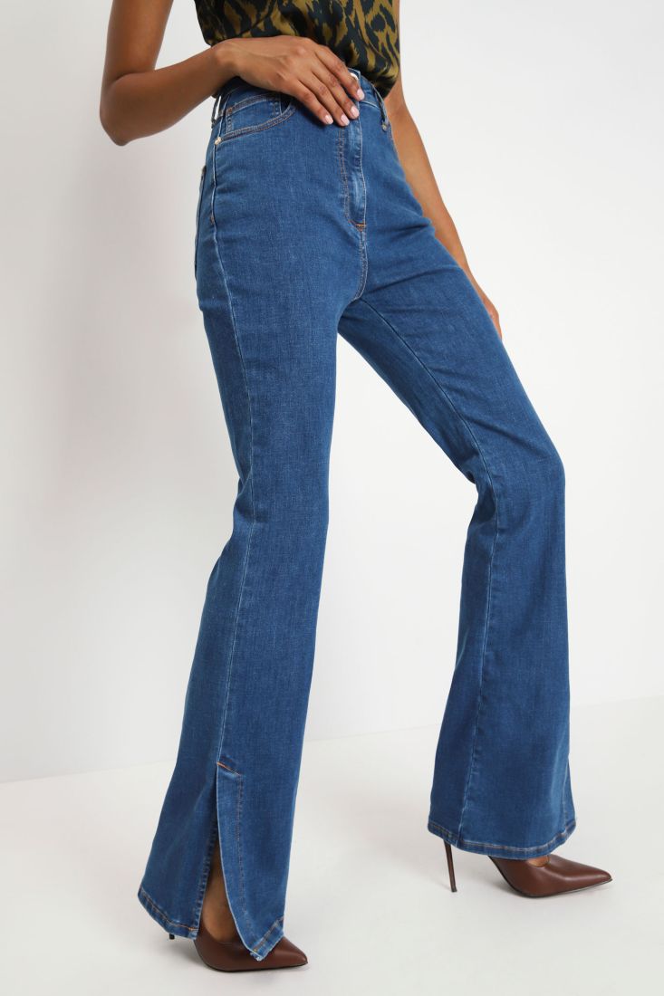 Jeans flare a vita alta con spacchi laterali