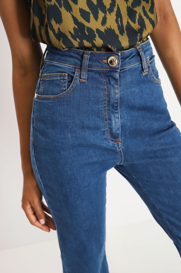 Jeans flare a vita alta con spacchi laterali