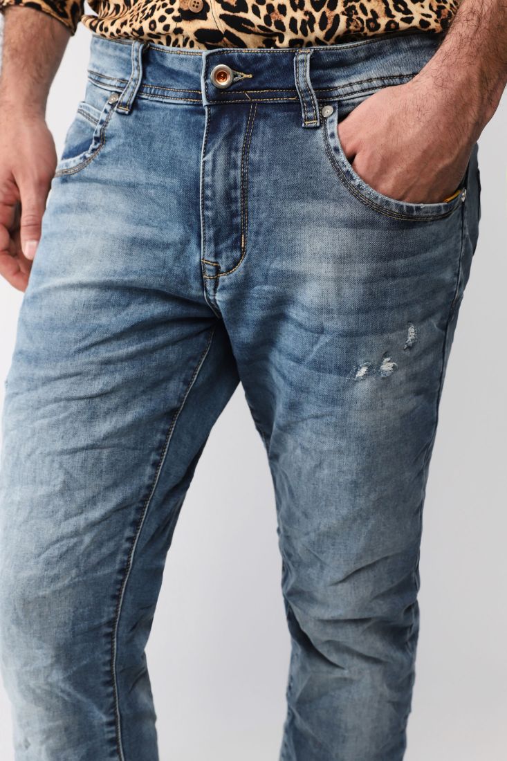 Jeans straight effetto délavé con abrasioni e cinque tasche