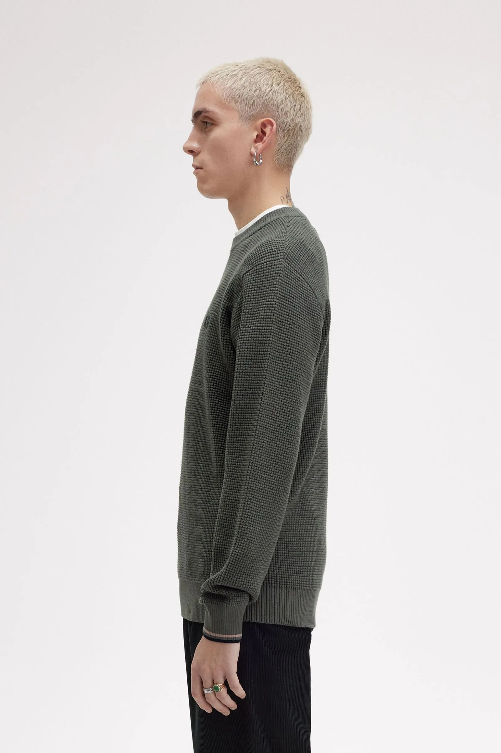 MAGLIONE CON LAVORAZIONE GOFFRATA FRED PERRY