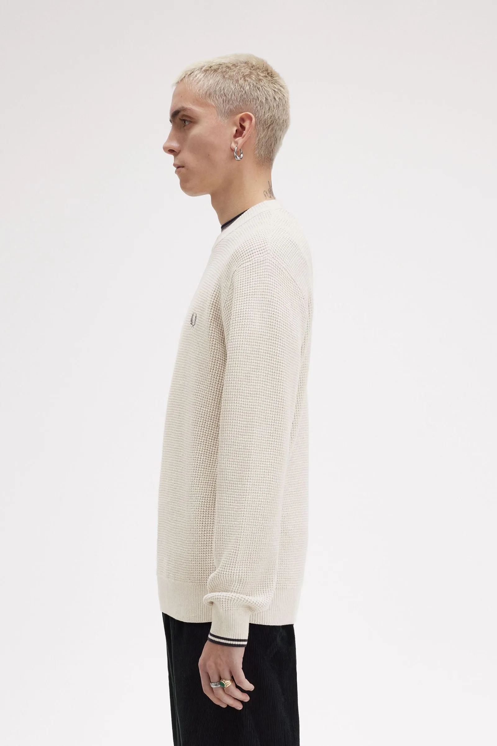 MAGLIONE CON LAVORAZIONE GOFFRATA FRED PERRY