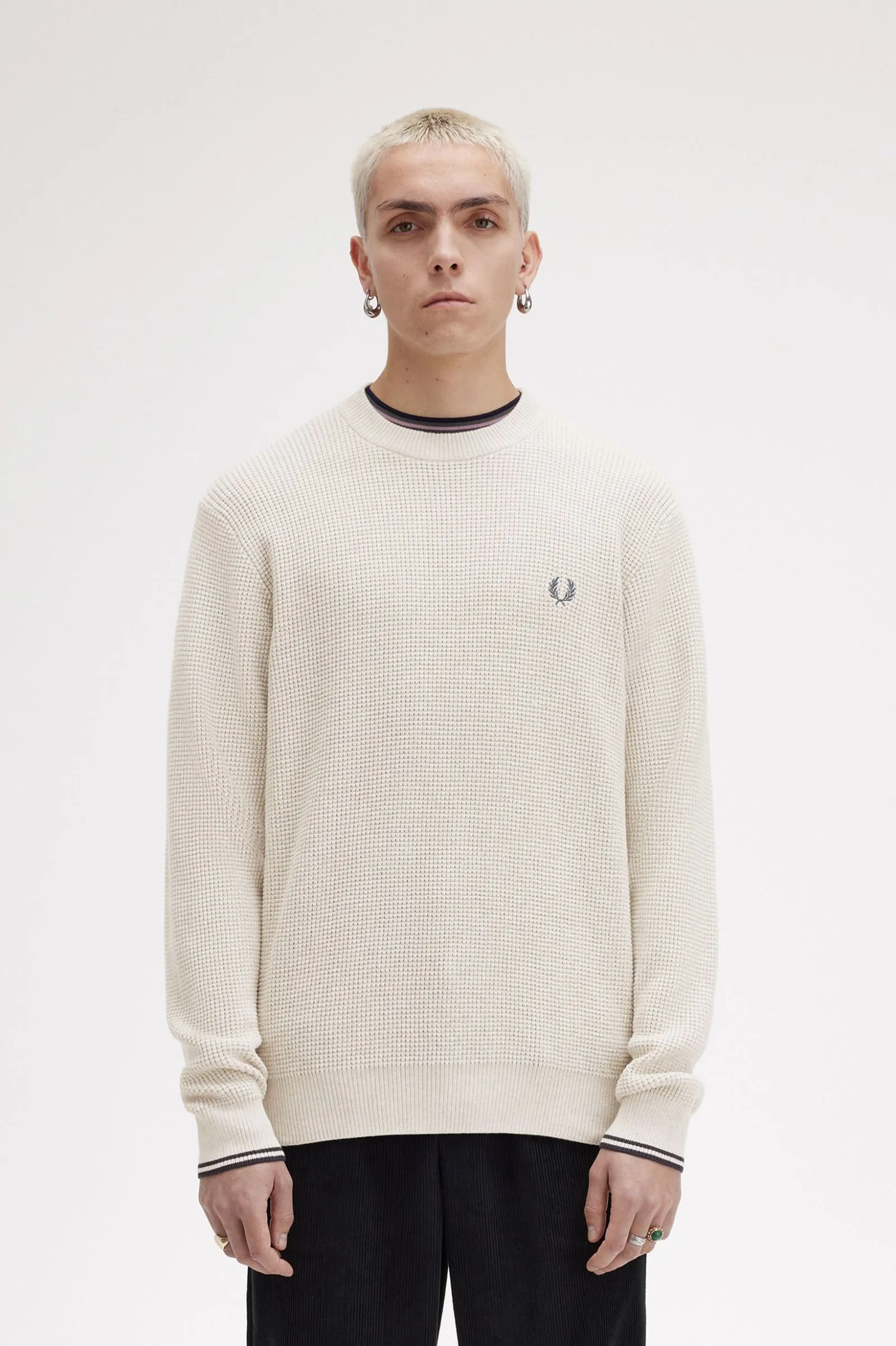 MAGLIONE CON LAVORAZIONE GOFFRATA FRED PERRY
