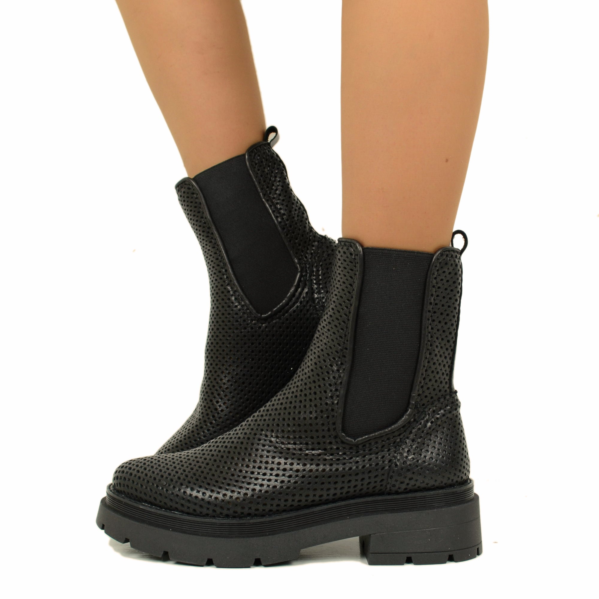 Stivaletti Beatles Donna Traforati Neri Made in Italy